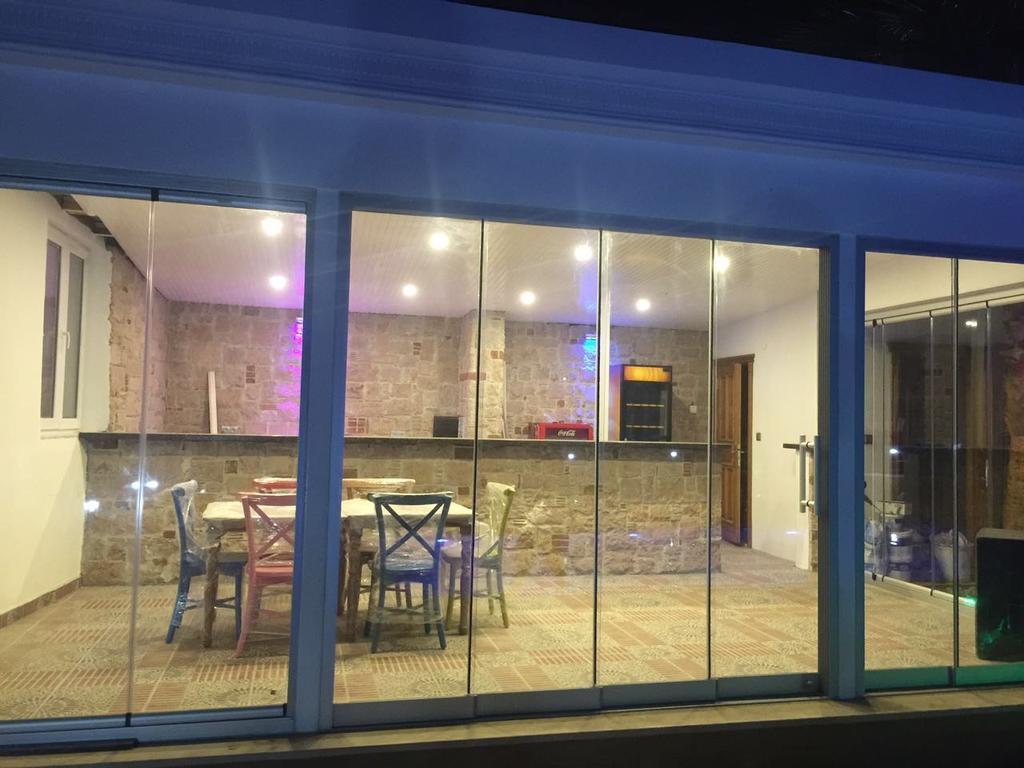 乌尊汉酒店 Ayvalı 外观 照片